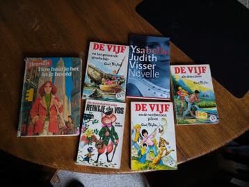 Diverse boeken: De Vijf, Reintje de Vos, Brenda, Ysabella
