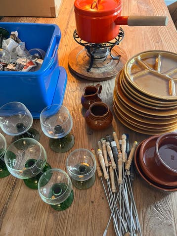 Fondue set met borden en glazen GRATIS