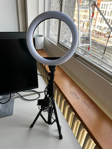 Ringlamp met statief en telefoonhouder