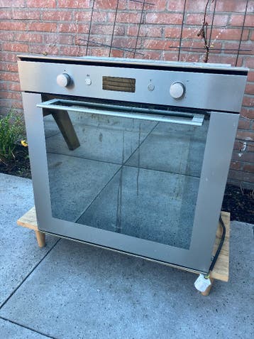 GRATIS Oven (niet werkend)