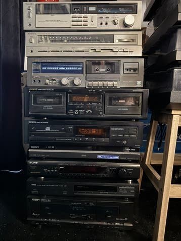 Oude computers en apparatuur gezocht (gratis ophalen)