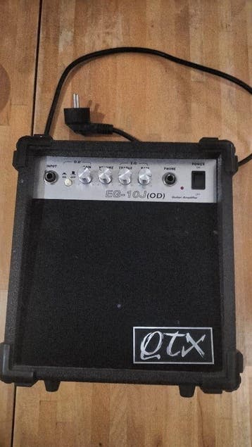 QTX EG-10J(OD) Gitaarversterker - Compact en Krachtig