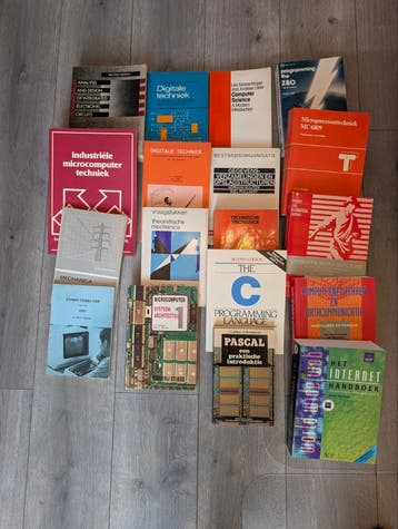 gratis ophalen; verzameling studieboeken