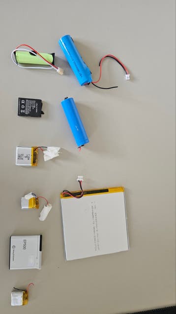 Lot van diverse batterijen - Oplaadbaar en Gebruikt