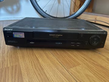 Sony VHS Smart Engine Hi-Fi Stereo Videorecorder