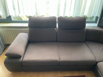 GRATIS!!! Ruime hoekbank met opbergruimte.
