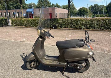 Znen uit 2013  rijdt slecht en is lelijk  GRATIS TE HALEN