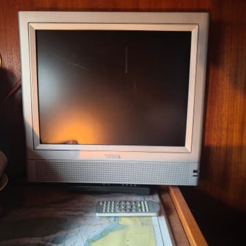 Vestel LCD TV 15-17 inch met afstandsbediening en boekje