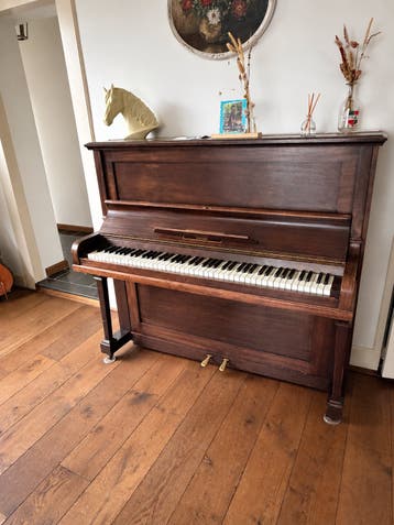 Klassieke Bruine Piano