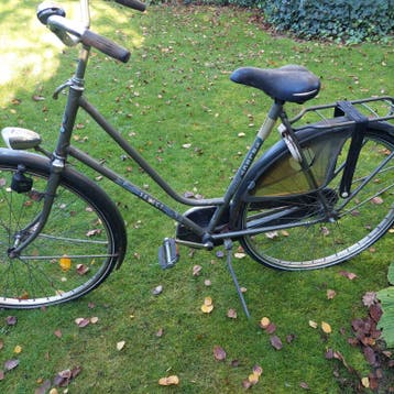 Gratis 26 inc damesfiets. TLC nodig. (Laren N.H.)