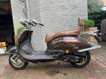 Scooter op kenteken (gratis op te halen).. rijdt niet!