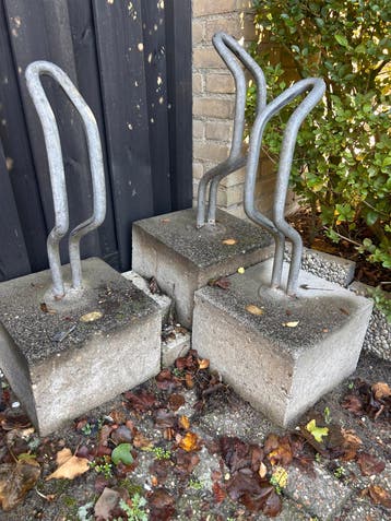 Fietsbeugel met beton voet