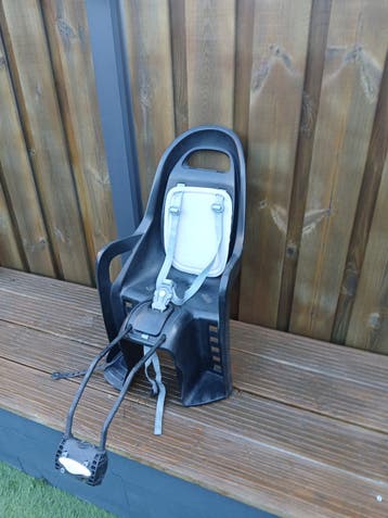 Gebruikt fietszitje voor achterop, inclusief voetsteuntjes