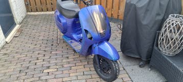 Leuke Senzo klus scooter blauw kenteken