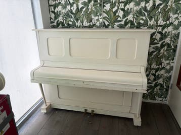 Gratis: Witte piano van gebr. Zimmerman