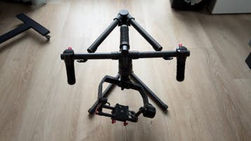 DJI Ronin M (Zonder batterijen)