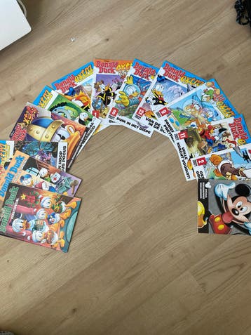 Partij van 11 Donald Duck Extra strips en 2 Specials