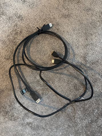 HDMI-kabel en DisplayPort-kabel