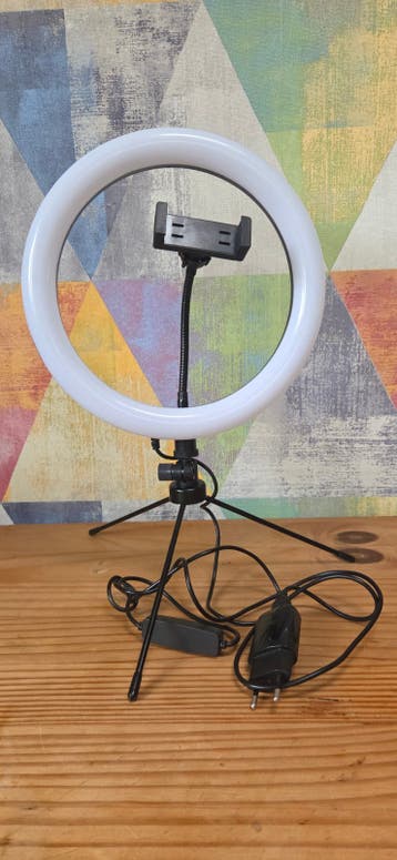 Ringlamp met statief en telefoonhouder