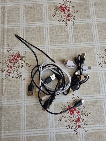7-8 USB Type C kabels (gratis af te halen)