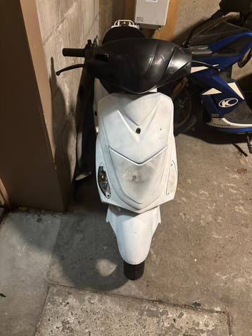 Znen gts Scooter lees beschrijving LOOPT NIET