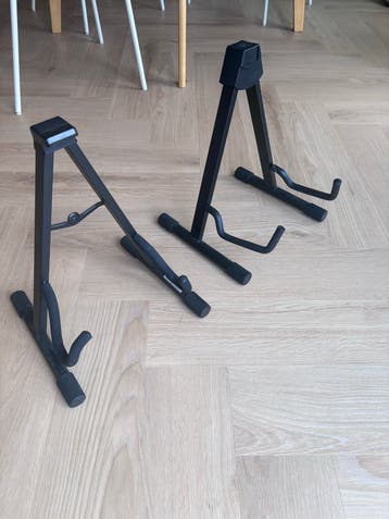 2x gitaarstandaard - Zwart