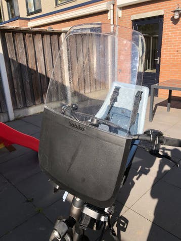 Bobike fietszitje voor met windscherm