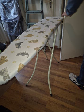 Strijkplank met kattenprint - Gratis af te halen