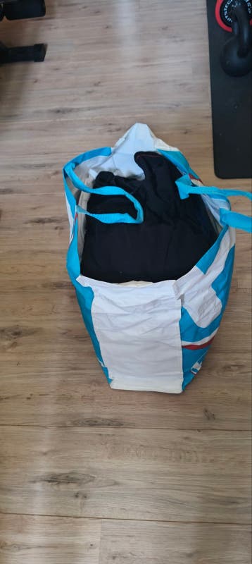 diverse kleding ,en werkkleding  kinderboeken cd's