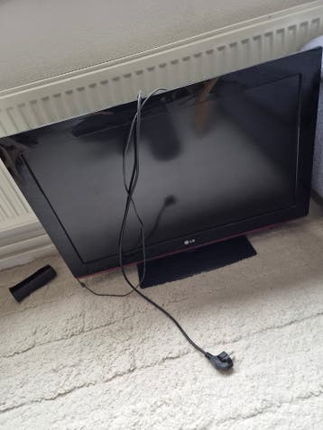 GRATIS Oude LG tv - werkt niet meer