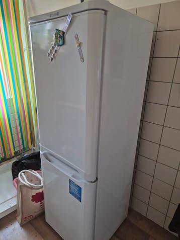 Koelkast met vriesvak - Indesit