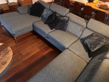 Gratis!! Grote hoekbank met uitschuifbaar midden stuk Montel