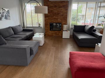 grijze hoekbank, chaise longue en poef - of los item