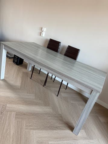 Eettafel + 2 stoelen GRATIS AFHALEN
