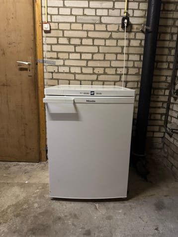 Zeer nette Miele vriezer met 4 lades