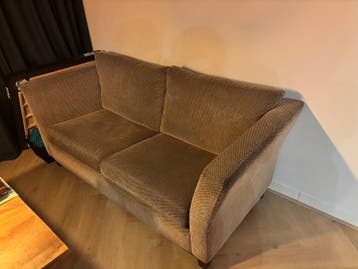 Comfortabele 2-zitsbank in bruine stof