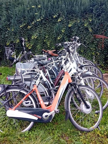 GEZOCHT overbodig en fietsen met werk
