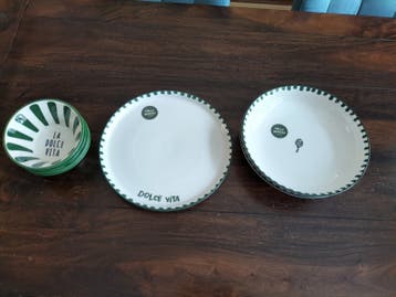 Set van 4 schalen en 2 borden 'La Dolce Vita'