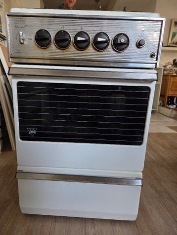 Gas oven met kookpitten