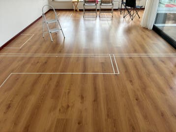 Laminaat met ondervloer, eiken kleur.