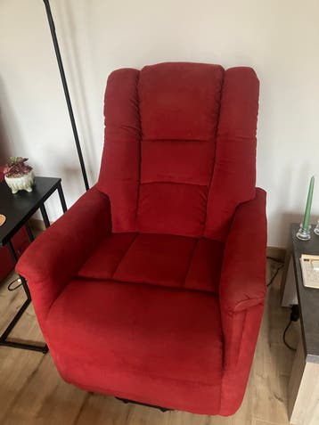 Gratis af te halen: 2 rode fauteuils