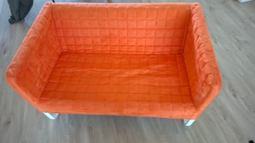 Oranje tweepersoonsbankje
