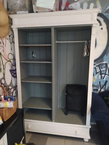 GRATIS ! Kledingkast