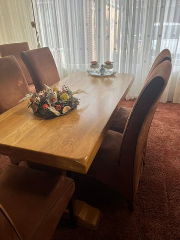 Gratis massief houten eetkamertafel af te halen Hoenderloo