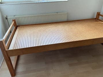 IKEA Eenpersoonsbed 90x200 cm, 52 cm hoog