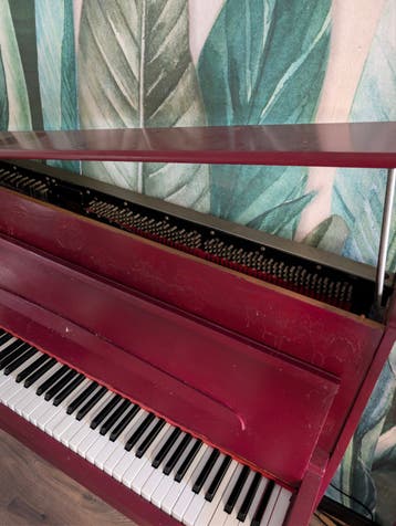Lindner Piano - Rood - Gebruikt