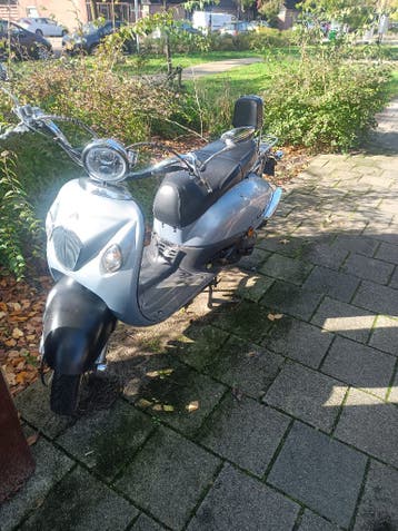 Gratis retro scooter
