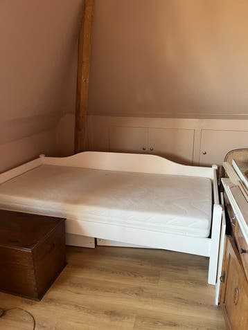 Gratis 1 persoonsbed, exclusief matras