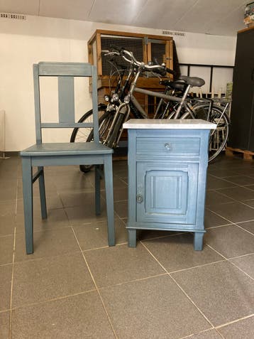 Nachtkastje en stoel  Blauw