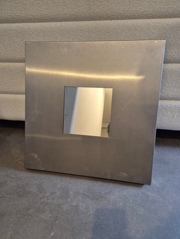 Vierkante spiegel met RVS omlijsting - 50x50 cm